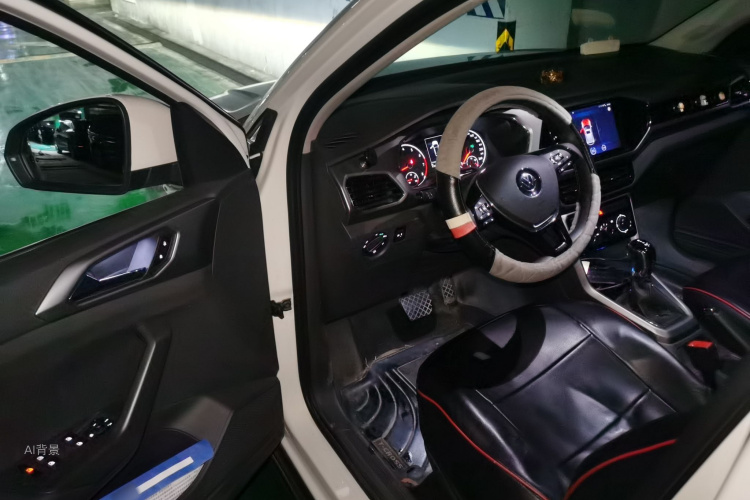 Volkswagen T-Cross 2019 car image #18