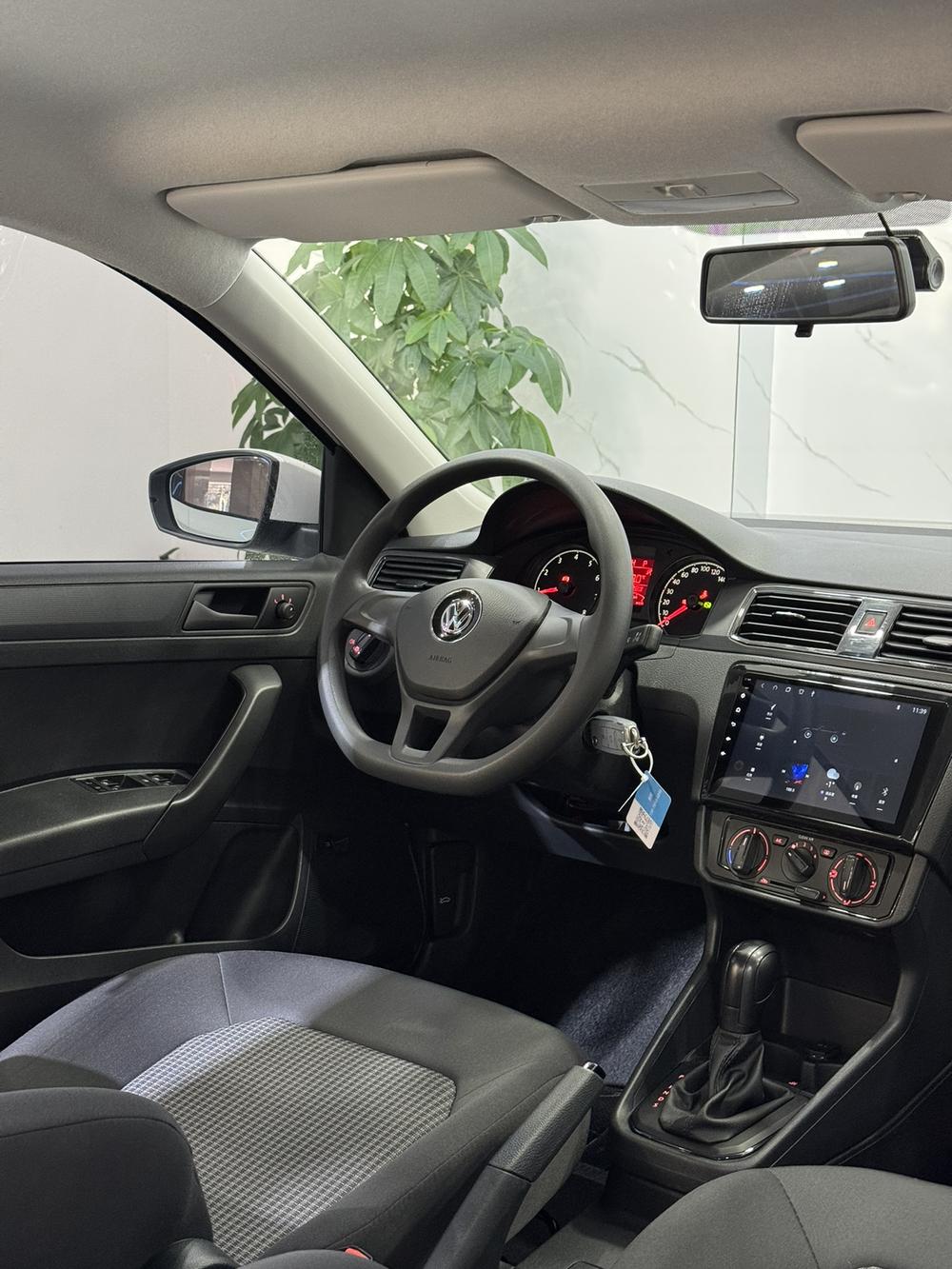 Volkswagen Santana 2022 car image #7