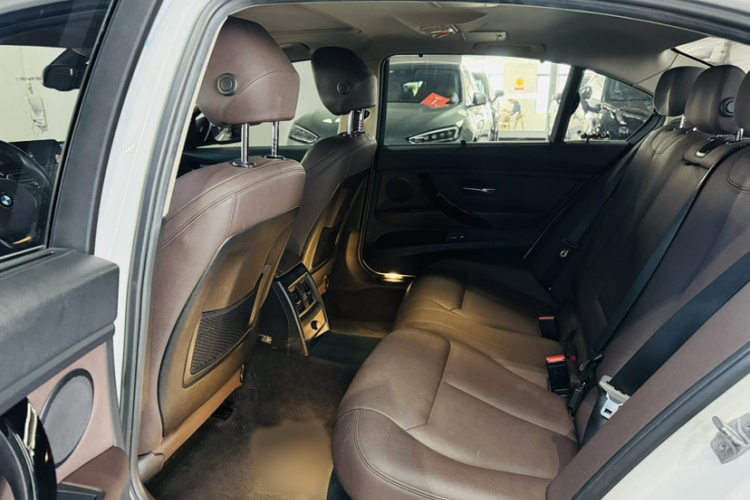 BMW 3 Series 2017 car image #8
