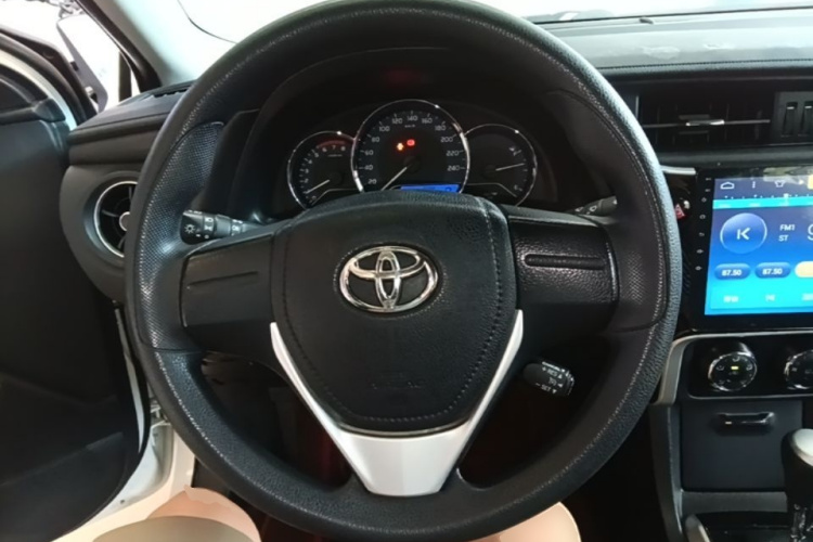 Toyota Corolla 2019 #11 Toyota Corolla 2019 car image #11
