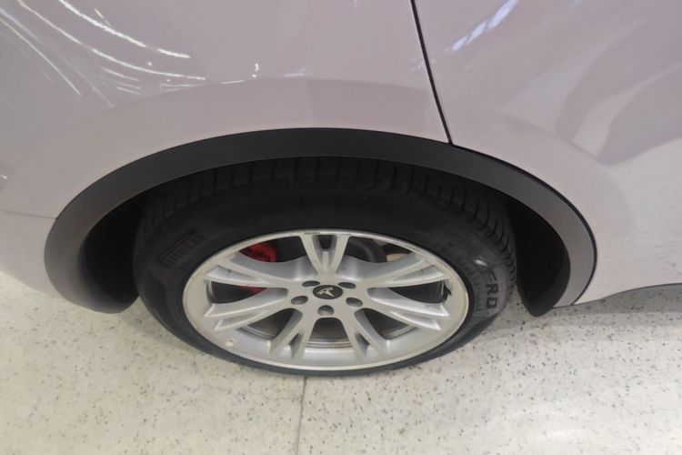 Tesla Model Y 2022 car image #5