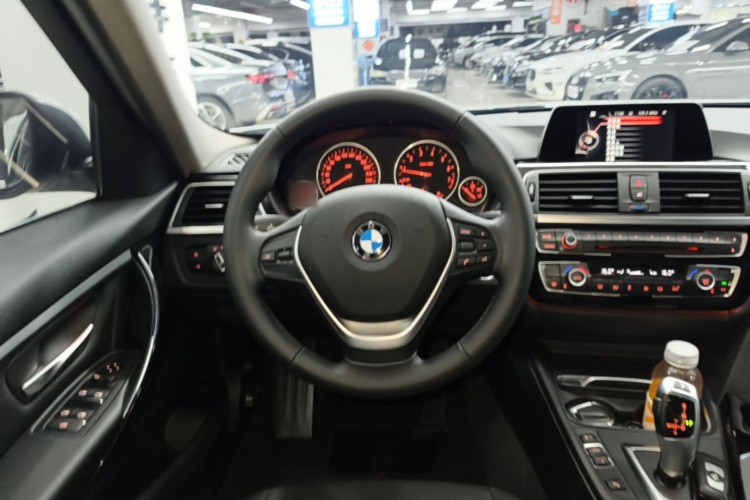 BMW 3 Series 2016 immagine di auto #11
