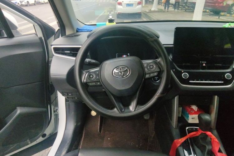 Toyota Corolla Cross 2025 immagine di auto #11