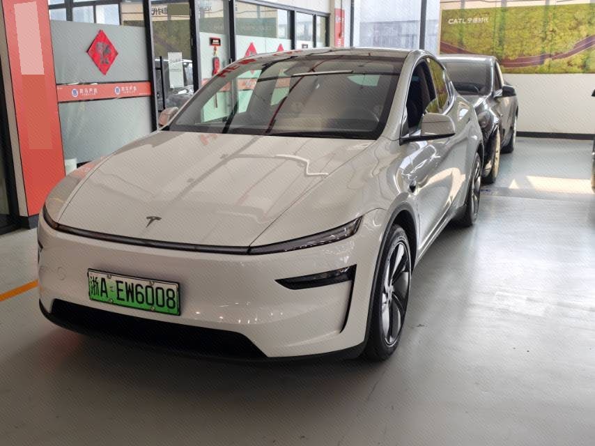 Tesla Model Y 2025 Tesla Model Y 2025 car image