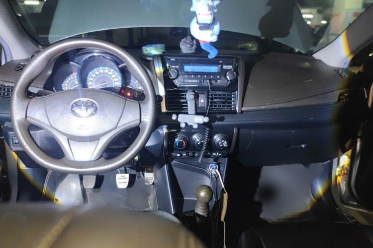 Toyota Vios 2015 #12 Toyota Vios 2015 car image #12