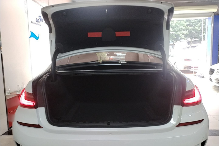 BMW 3 Series 2021 #21 BMW 3 Series 2021 car image #21