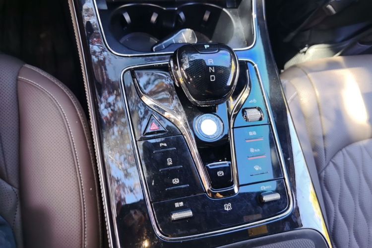 BYD Han 2024 car image #14