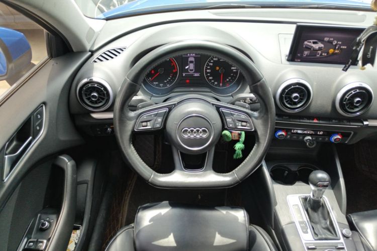 Audi A3 2019 car image #11