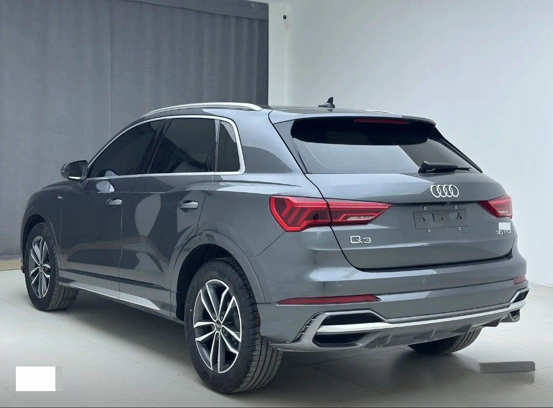 Audi Q3 2023 car image #4