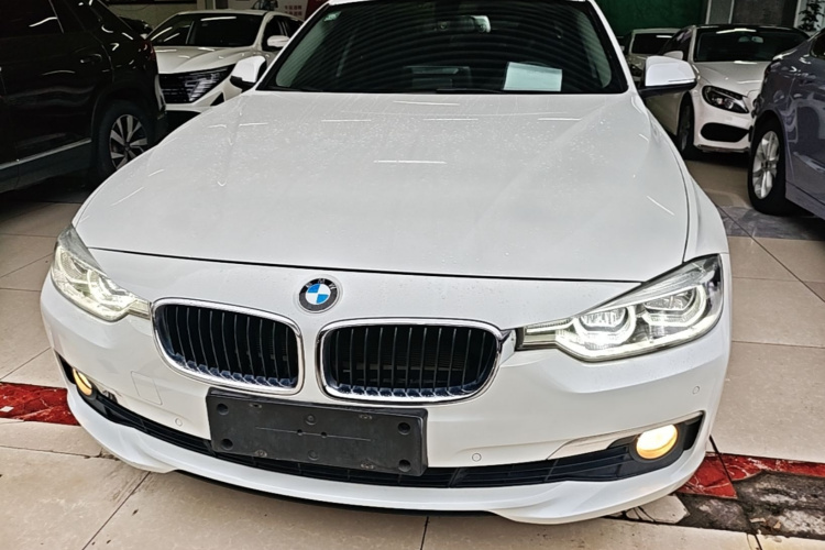BMW 3 Series 2017 #3 BMW 3 Series 2017 car image #3