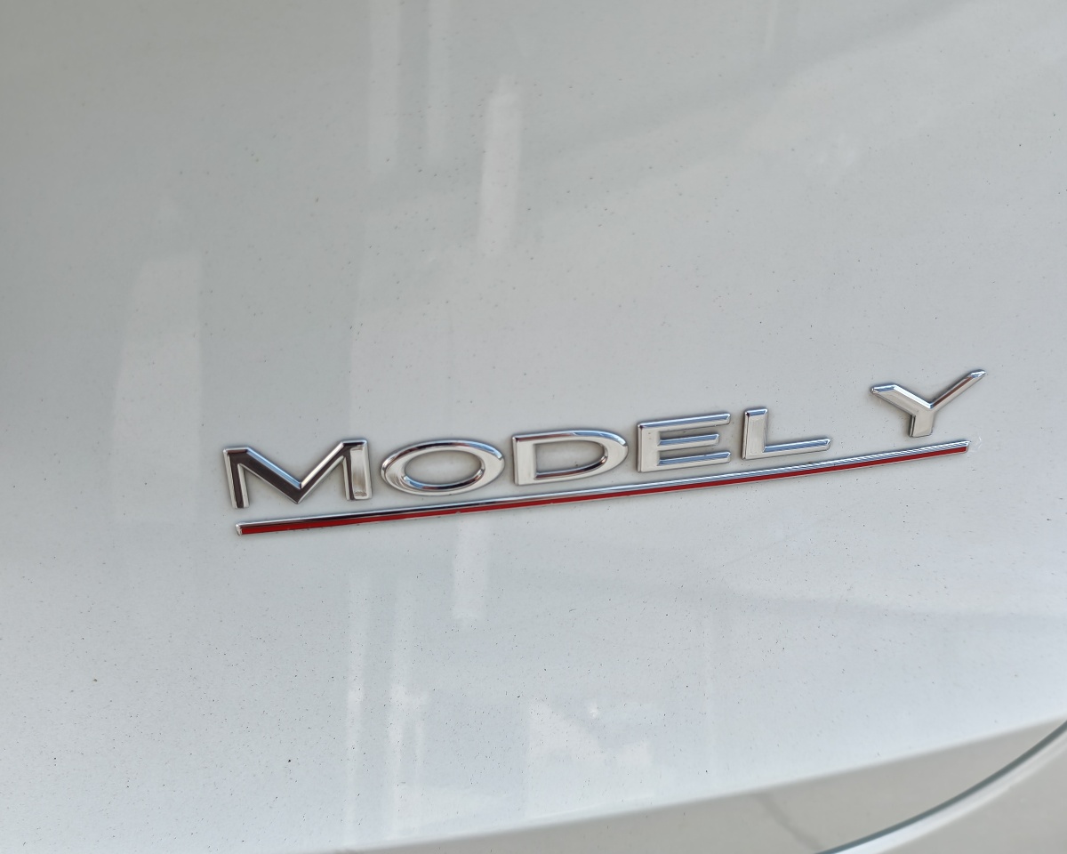 Tesla Model Y 2022 car image #9