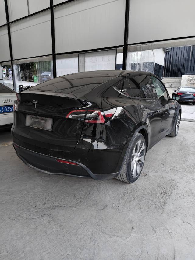 Tesla Model Y 2021 #8 Tesla Model Y 2021 car image #8