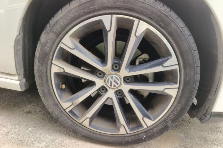 Volkswagen Golf 2018 car image #9