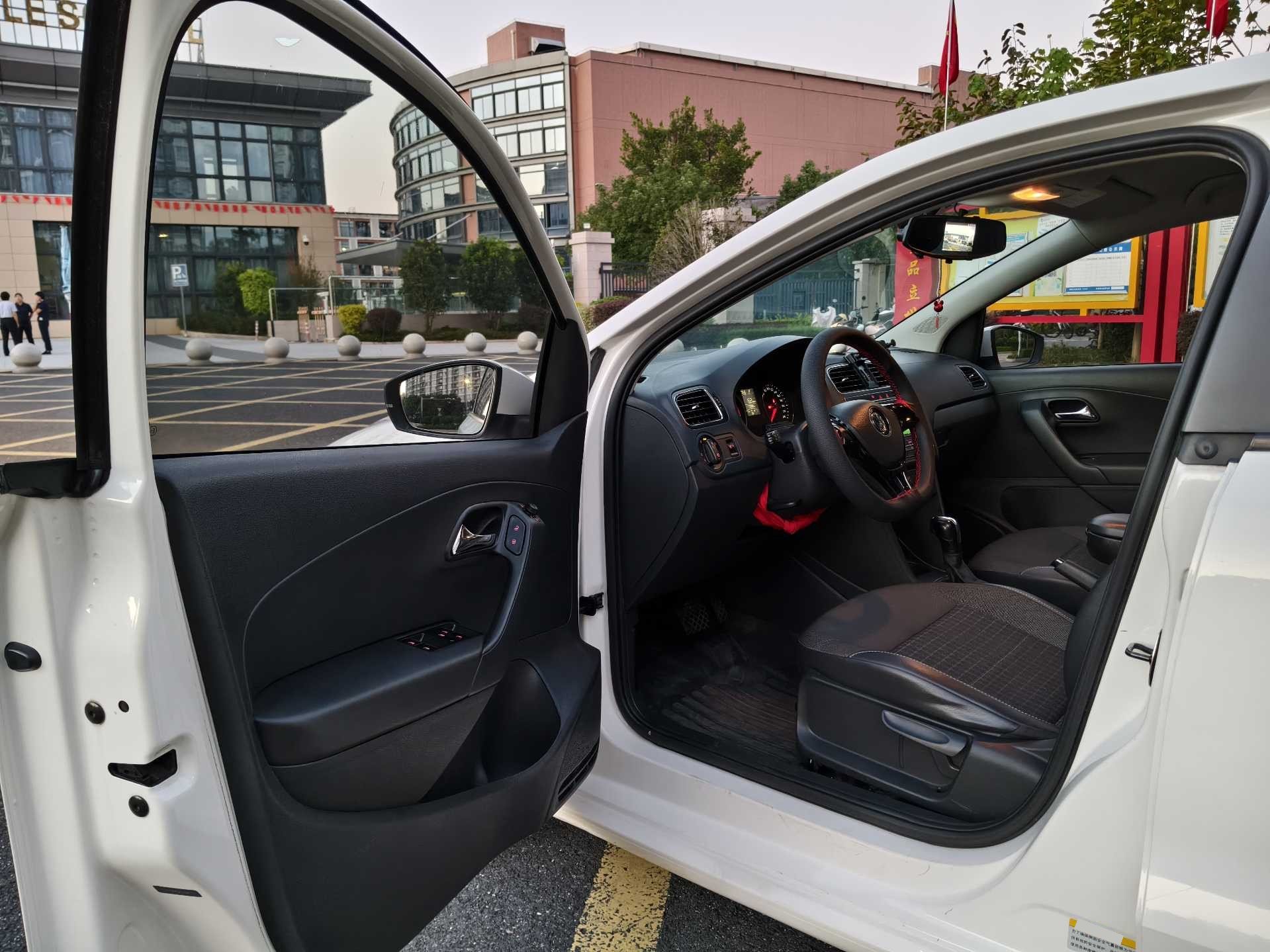 Volkswagen Polo 2015 #4 Volkswagen Polo 2015 car image #4