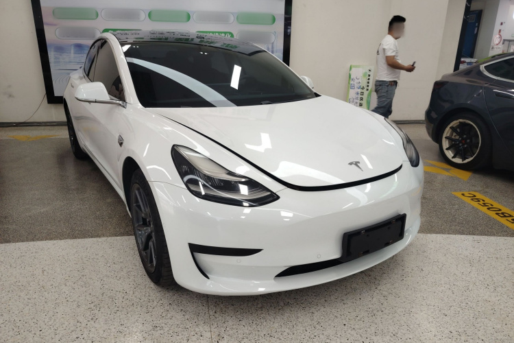 Tesla Model 3 2020 car image #4