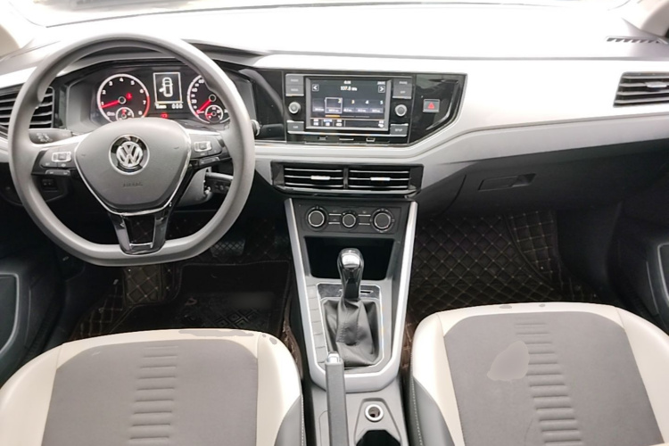 Volkswagen Polo 2021 car image #10