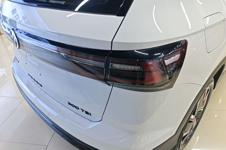 Volkswagen Tharu 2023 car image #8