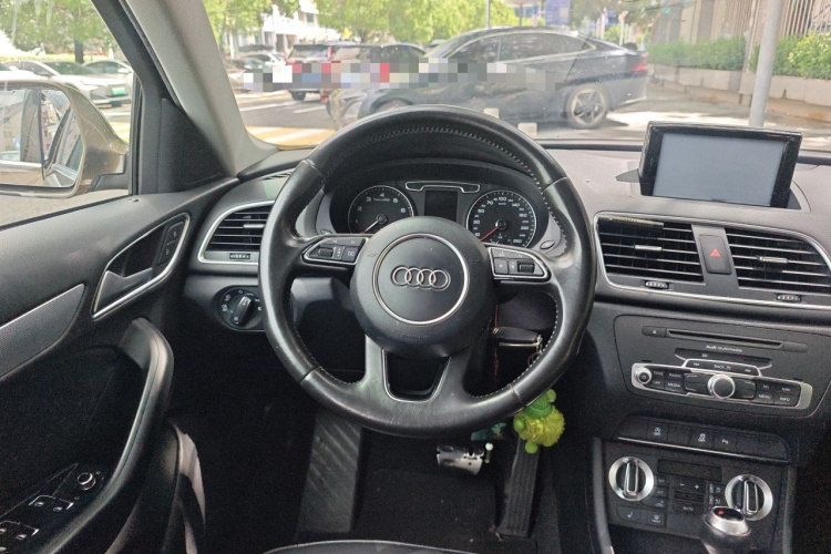 Audi Q3 2015 #15 Audi Q3 2015 car image #15