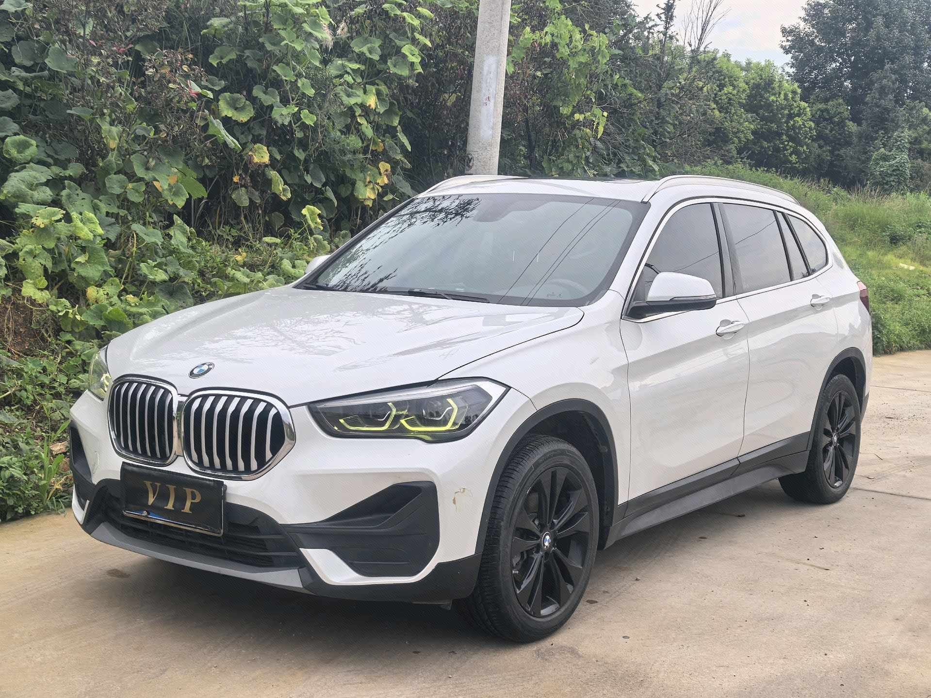 BMW X1 2020 BMW X1 2020 car image