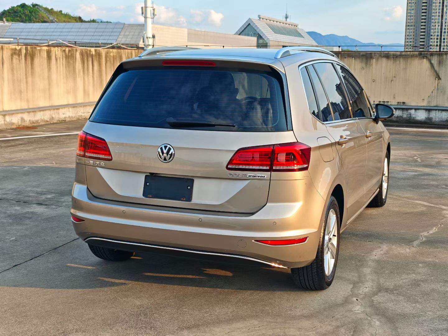 Volkswagen Golf Sportsvan 2018 صورة سيارة #9