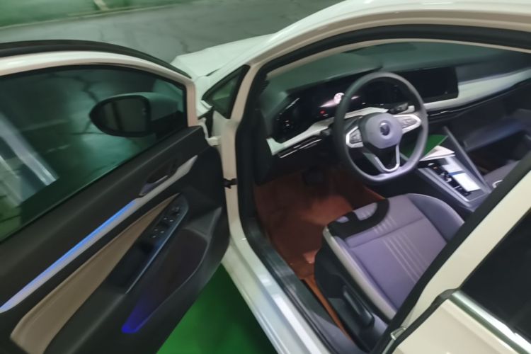 Volkswagen Golf 2022 car image #18