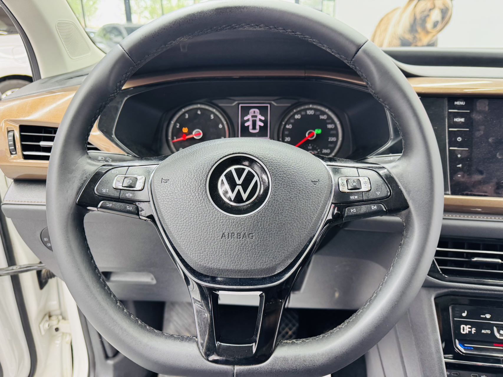 Volkswagen Tharu 2022 car image #9
