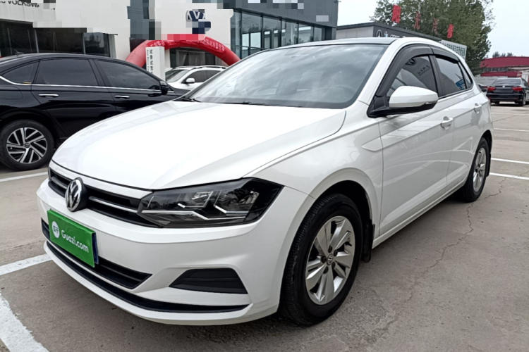 Volkswagen Polo 2021 car image #2