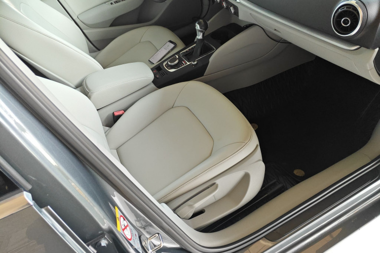 Audi A3 2016 car image #28