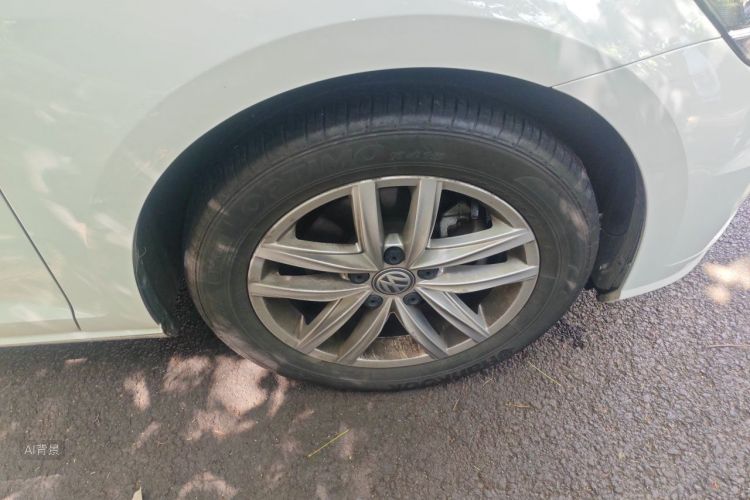 Volkswagen Golf 2019 car image #9
