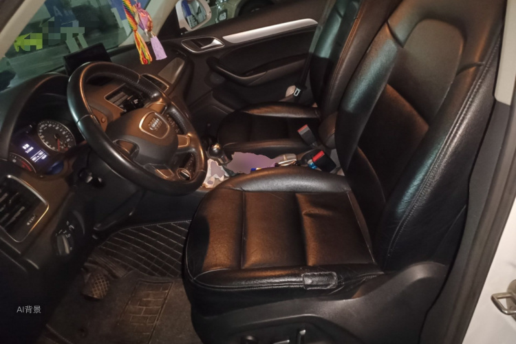 Audi Q3 2016 car image #17