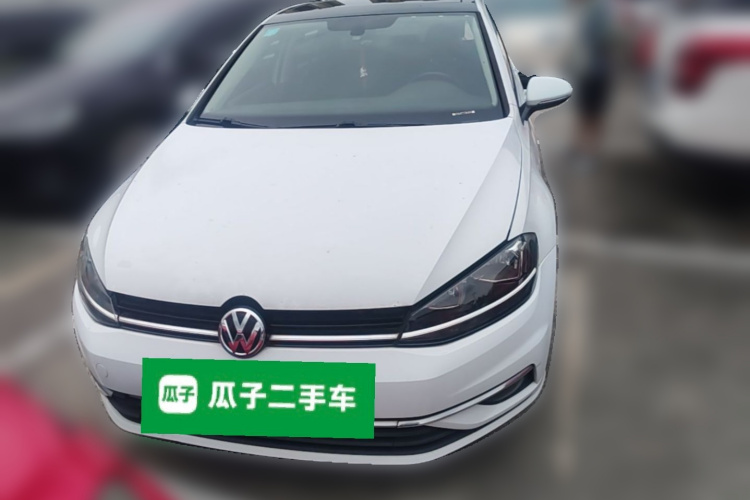 Volkswagen Golf 2019 car image #3