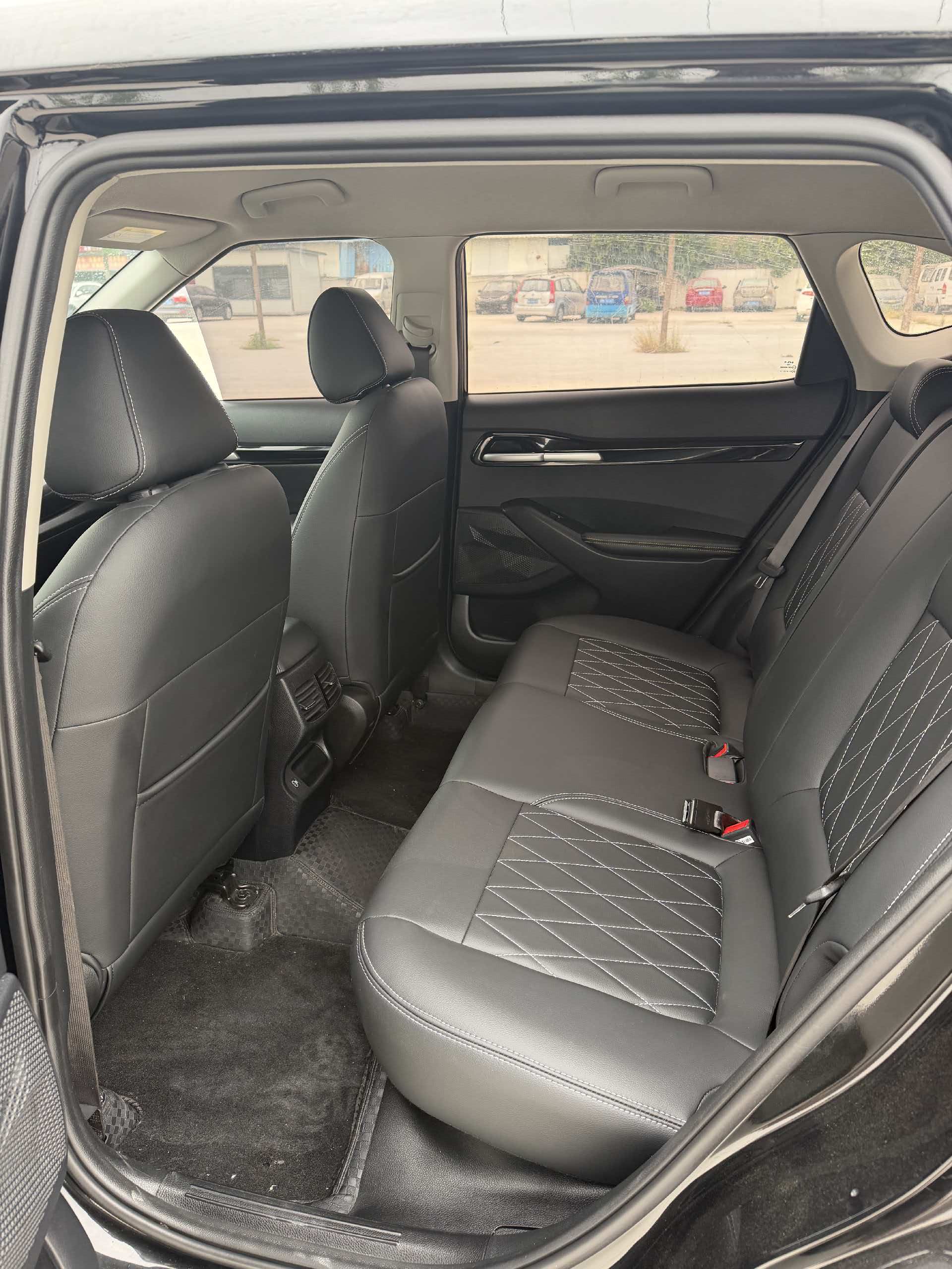 Kia Seltos 2023 car image #14