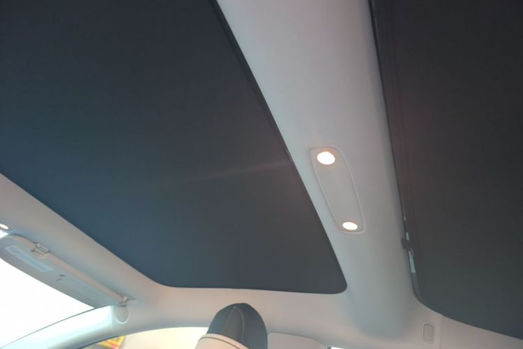 Tesla Model 3 2022 car image #18