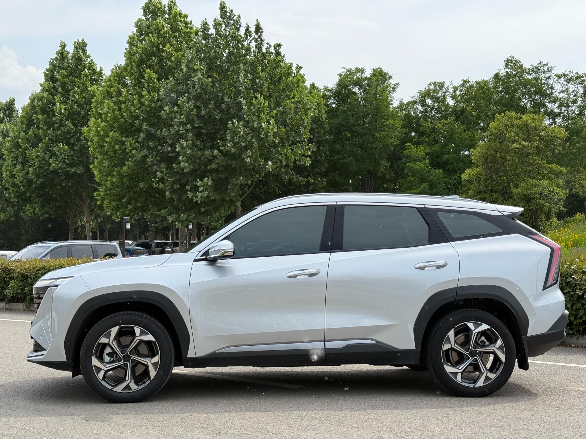 GEELY Boyue L 2022 صورة سيارة #4