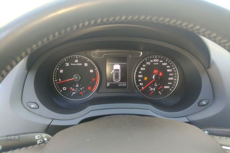 Audi Q3 2018 immagine di auto #13