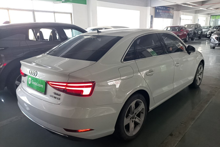 Audi A3 2019 immagine di auto #7