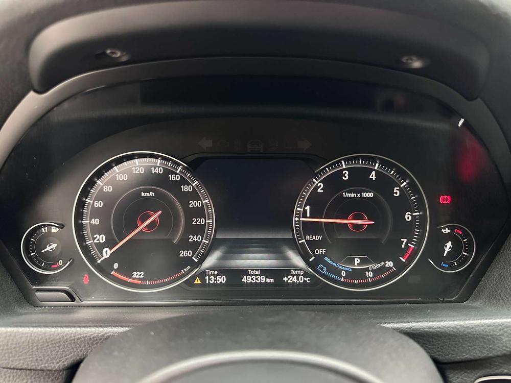 BMW 3 Series 2018 car image #10