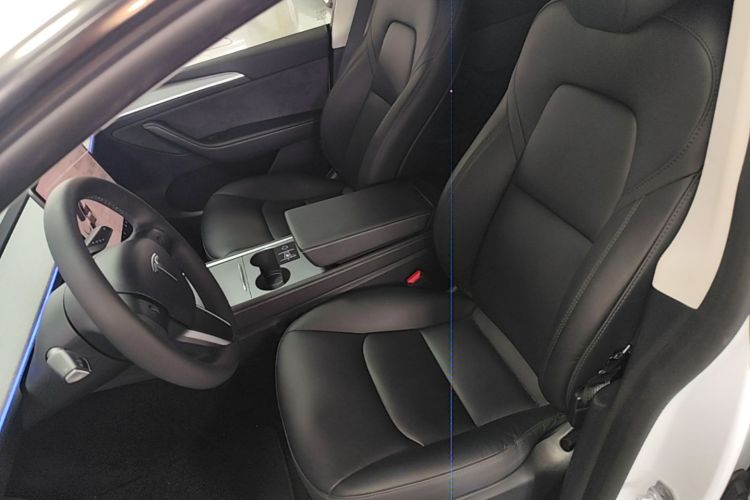 Tesla Model Y 2024 #15 Tesla Model Y 2024 car image #15