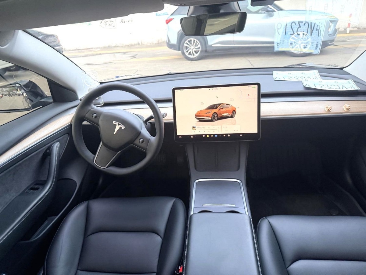 Tesla Model 3 2023 car image #3