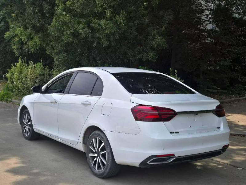 GEELY Emgrand 2019 #5 GEELY Emgrand 2019 car image #5