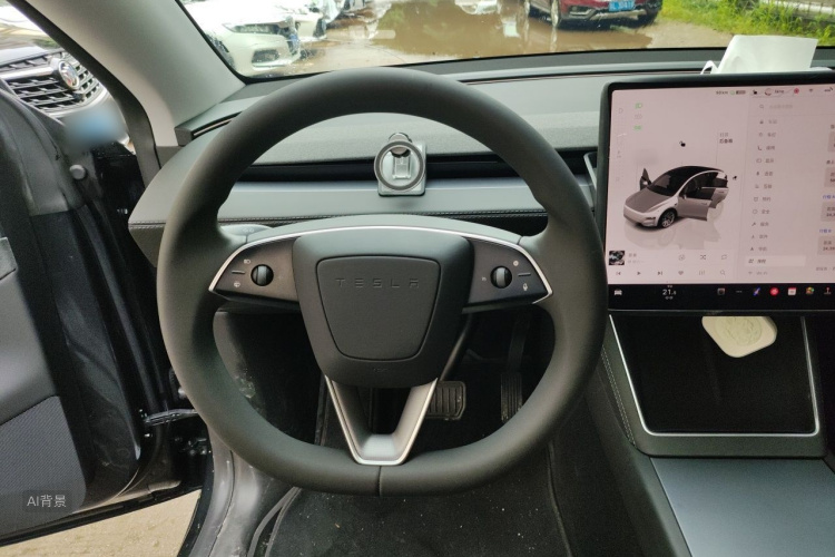 Tesla Model Y 2025 car image #12