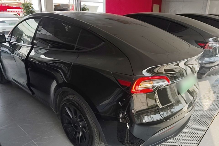 Tesla Model Y 2021 #5 Tesla Model Y 2021 car image #5