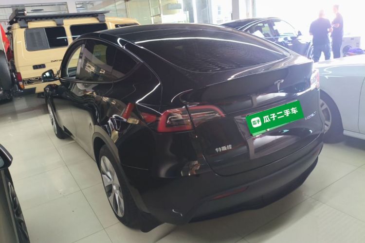 Tesla Model Y 2023 #5 Tesla Model Y 2023 car image #5