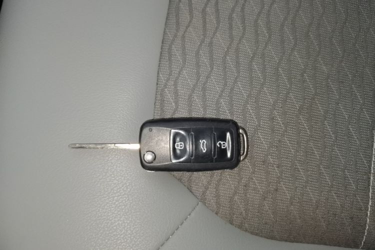 Skoda Rapid 2016 car image #9