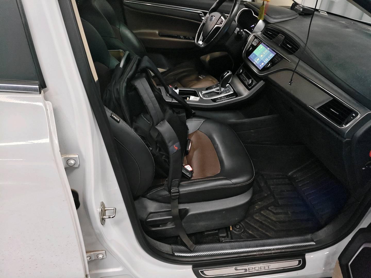 2017 #14 2017 car image #14