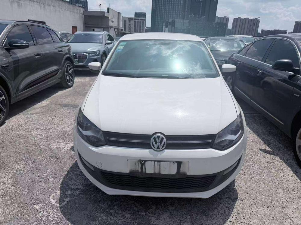 Volkswagen Polo 2013 car image #2