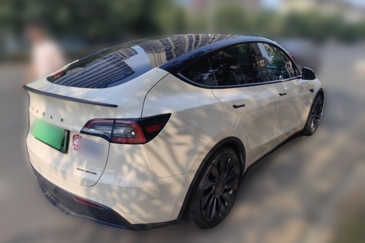 Tesla Model Y 2022 #5 Tesla Model Y 2022 car image #5