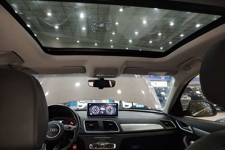 Audi Q3 2016 immagine di auto #18