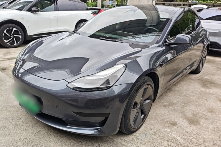 Tesla Model 3 2023 car image #2