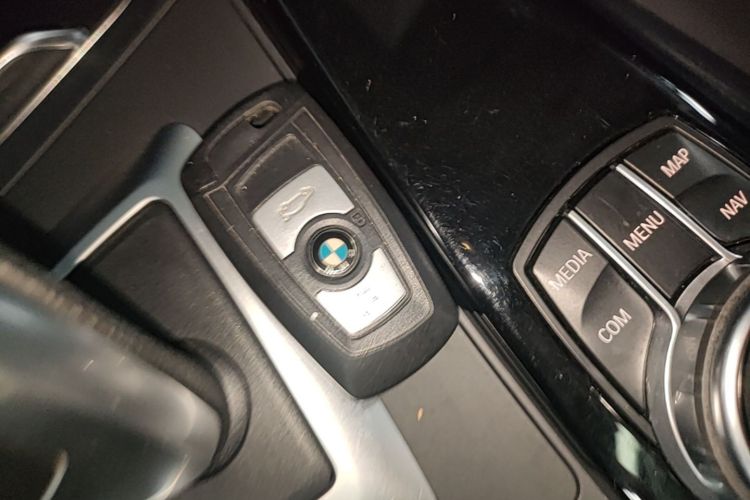 BMW 3 Series 2019 #9 BMW 3 Series 2019 car image #9